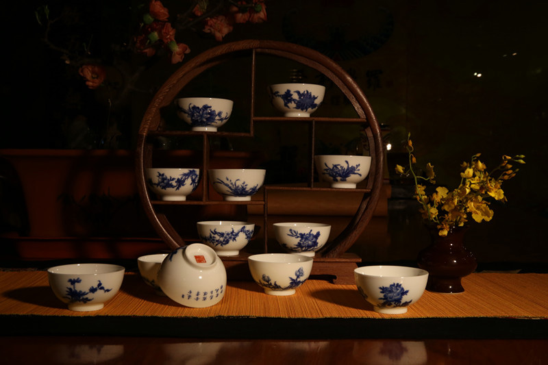 白瓷茶具在历史长河中的发展动态以及特点