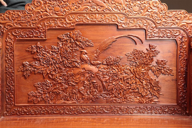 传统红木家具上的雕刻图案所表达的意境内涵