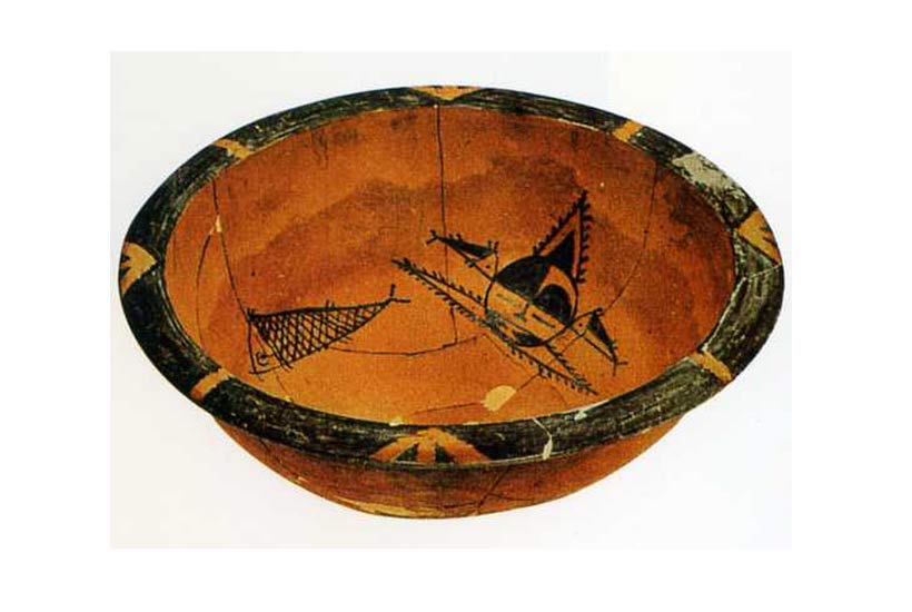 西安地区最杰作陶瓷工艺彩陶之人面鱼纹彩陶盆