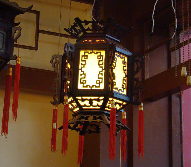 宫灯-中国彩灯中最富有特色的手工艺品